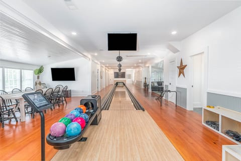 Private bowling lane in the center of the historic cottage! Family fun!