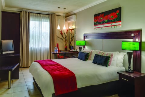 In-room safe, desk, laptop workspace, free WiFi