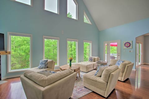 Buckingham Vacation Rental | 4BR | 2BA | 2,392 Sq Ft | Stairs Required