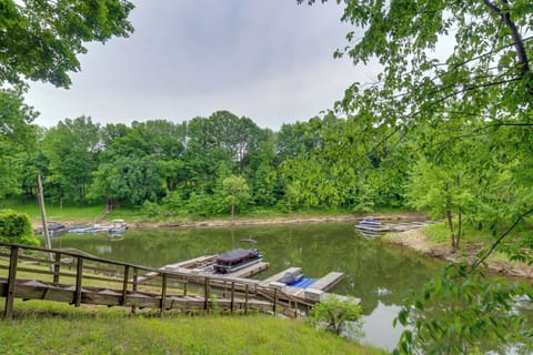 Scottsville Vacation Rental | 3BR | 2BA | 2,202 Sq Ft | Stairs Required