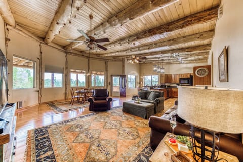 Studio (4 Bedrooms) | Property amenity