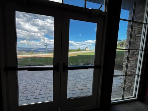 Elevation Vacation Rentals - Access to Slopes