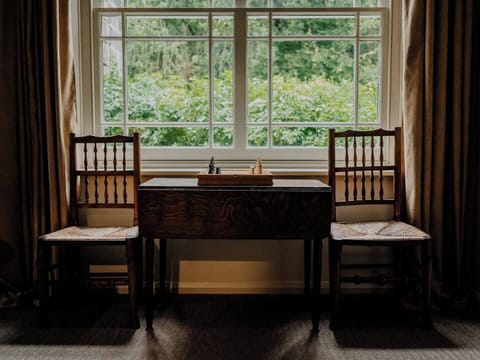 Traditional Cottage | Living area | Books