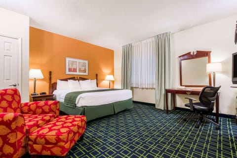 In-room safe, desk, iron/ironing board, cribs/infant beds