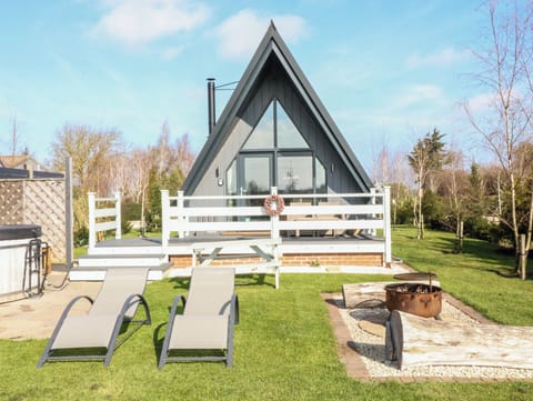 Cottage | Property grounds