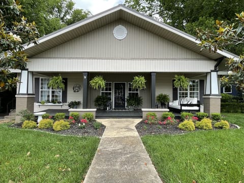 Welcome to Historic Belmont Avenue! 