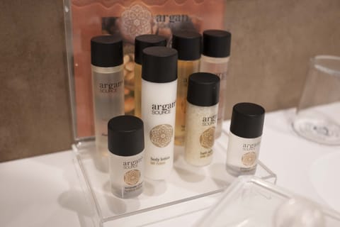 Deluxe Double Room, Balcony, Partial Sea View Beach Included | Bathroom | Free toiletries, hair dryer, bidet, towels