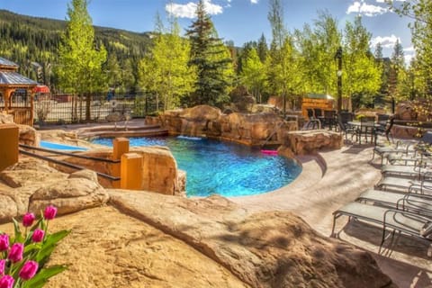 Condo (Beautiful 2 Bedroom Mountain Condo in) | Exterior