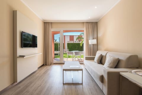 Classic Suite, Garden Area (2 Adults) | Minibar, in-room safe, free WiFi, bed sheets