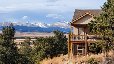 3 acres all to yourself with western mountain views from every single room. 