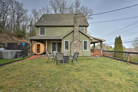 Paupack Vacation Rental | 4BR | 2BA | 2,670 Sq Ft | Stairs Required to Enter