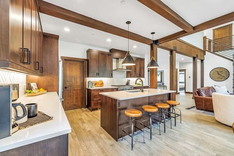 Kitchen – High-End Mountain Design at the Heart of the Home