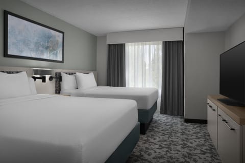 Suite, Accessible | Desk, blackout drapes, iron/ironing board, free cribs/infant beds