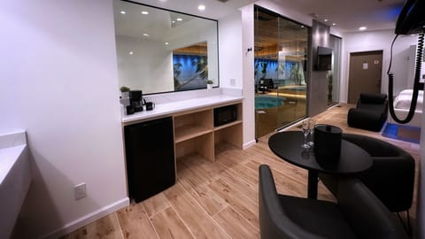 Paradise Swimming Pool | Coffee and/or coffee maker
