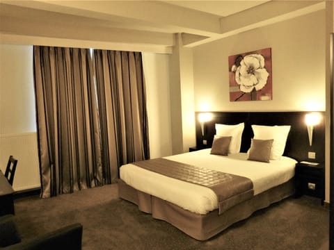 Double Room | Premium bedding, minibar, desk, blackout drapes
