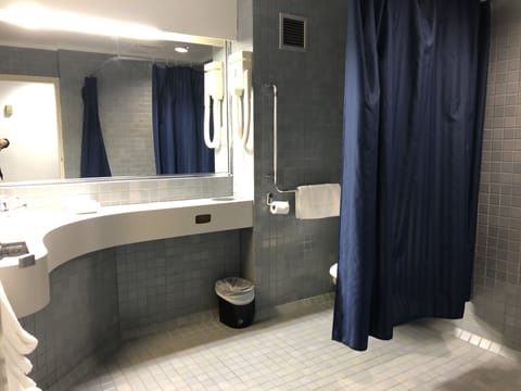 Free toiletries, towels