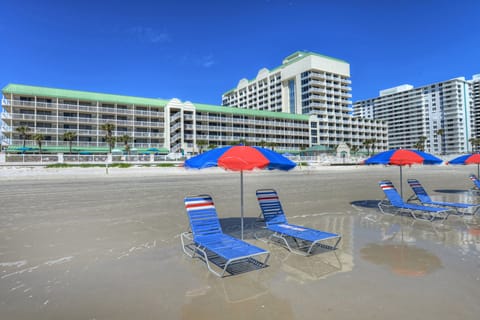 Your private escape on the 14th floor. View goals, guaranteed.