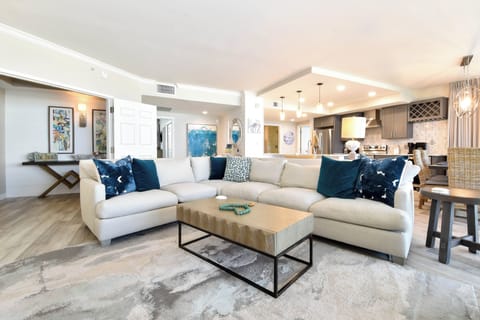 Silver Shells St. Maarten 901 - Living Area and Kitchen