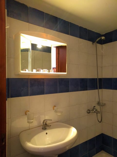 Bathroom | Shower, hair dryer, towels