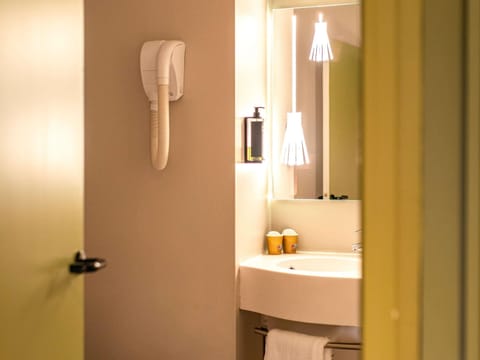 Premium bedding, pillowtop beds, desk, laptop workspace