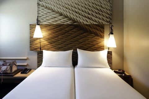 Standard Room, 2 Twin Beds (Sweet Bed) | Desk, blackout drapes, soundproofing, free WiFi