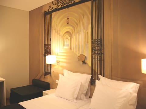 Standard Twin Room, 2 Twin Beds, Non Smoking | Laptop workspace, iron/ironing board, free WiFi, bed sheets