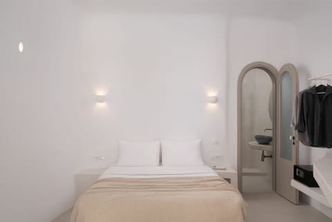 Egyptian cotton sheets, premium bedding, in-room safe, blackout drapes