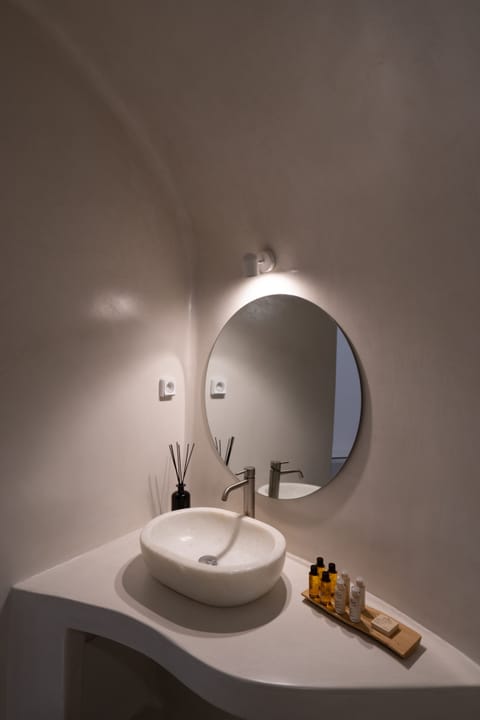 Shower, rainfall showerhead, designer toiletries, hair dryer