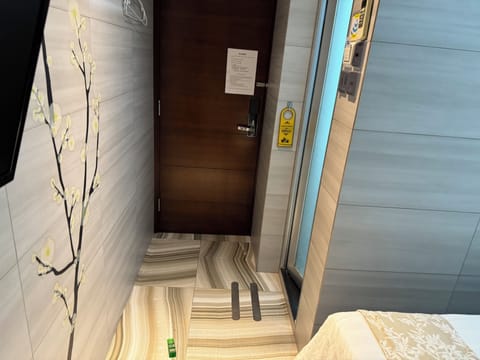 Double Room | Blackout drapes, soundproofing, free WiFi