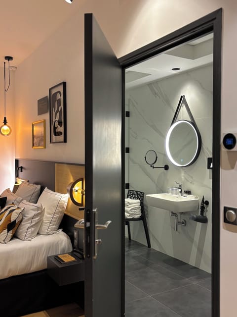 Deluxe Double Room, Mobility Accessible, Ground Floor | Premium bedding, in-room safe, desk, laptop workspace