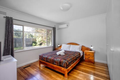 Three Bedroom Apartment | Desk, soundproofing, iron/ironing board, free WiFi