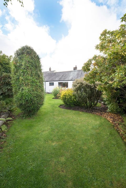 Beck Yeat Cottage Coniston rear garden
