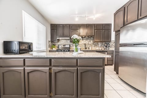 Beautiful, fully stock kitchen.