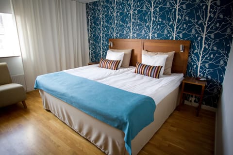 In-room safe, individually decorated, individually furnished, desk