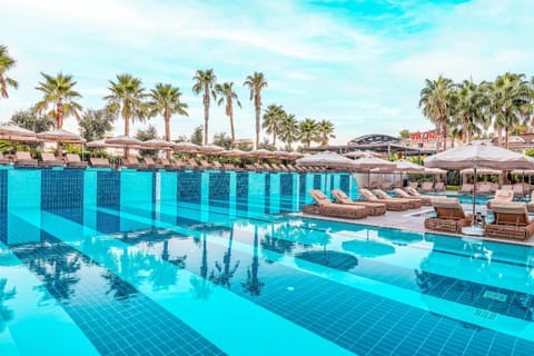 2 indoor pools, 3 outdoor pools, free cabanas, pool umbrellas