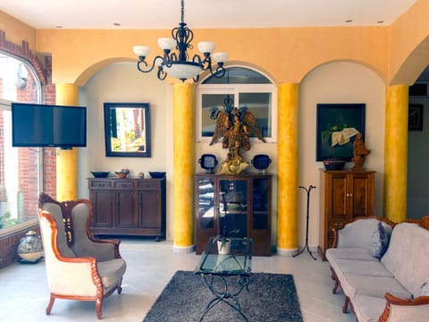 36-inch Smart TV with cable channels, TV