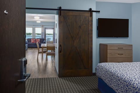 Desk, blackout drapes, iron/ironing board, free WiFi