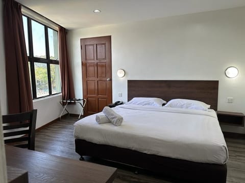 In-room safe, desk, blackout drapes, soundproofing