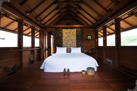 Bungalow, 2 Bedrooms | Egyptian cotton sheets, premium bedding, Select Comfort beds, minibar