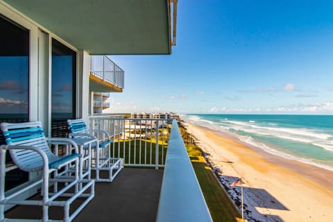 Gorgeous balcony directly overlooking beach