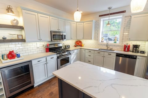 Main Level | Kitchen