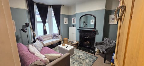 Cozy Restful Lounge with Working Gas Fireplace