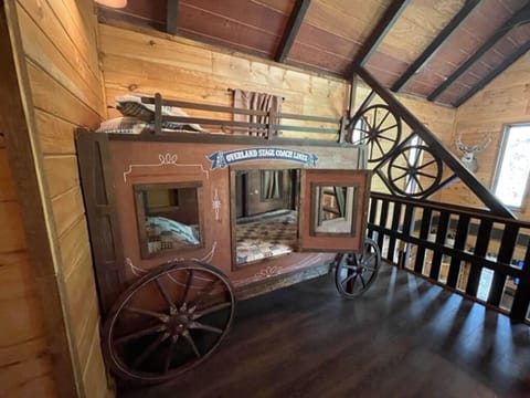 Loft: Very unique Stagecoach twin over twin bunk beds in the loft!