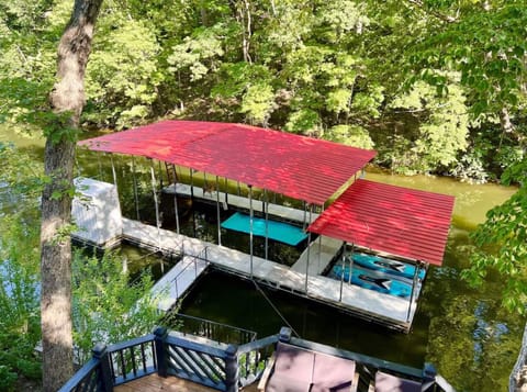 36’ deep x 14’ wide 
15’ high roof
Water depth 16’