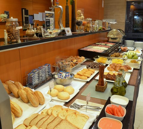 Daily buffet breakfast for a fee