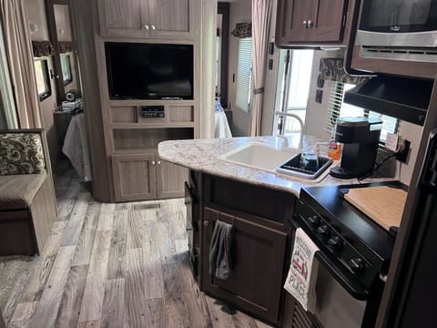 Quaint camper in a private area with full hook ups! Campground/
RV Resort in Lake Lanier