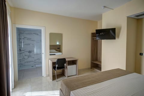 In-room safe, free WiFi