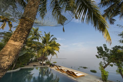 2 outdoor pools, an infinity pool