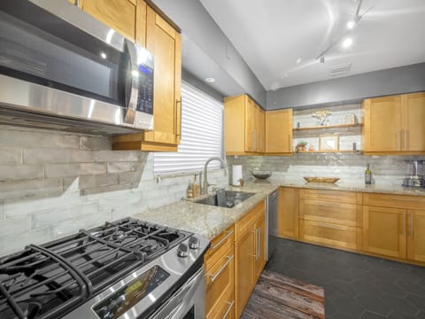 Fully equipped kitchen