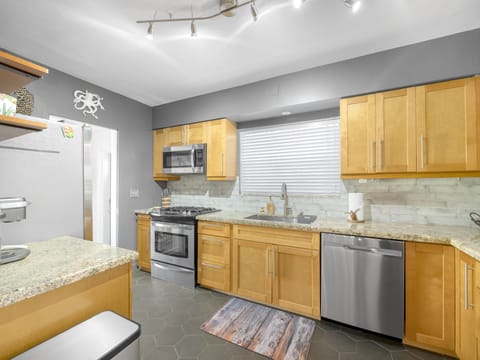 Fully equipped kitchen